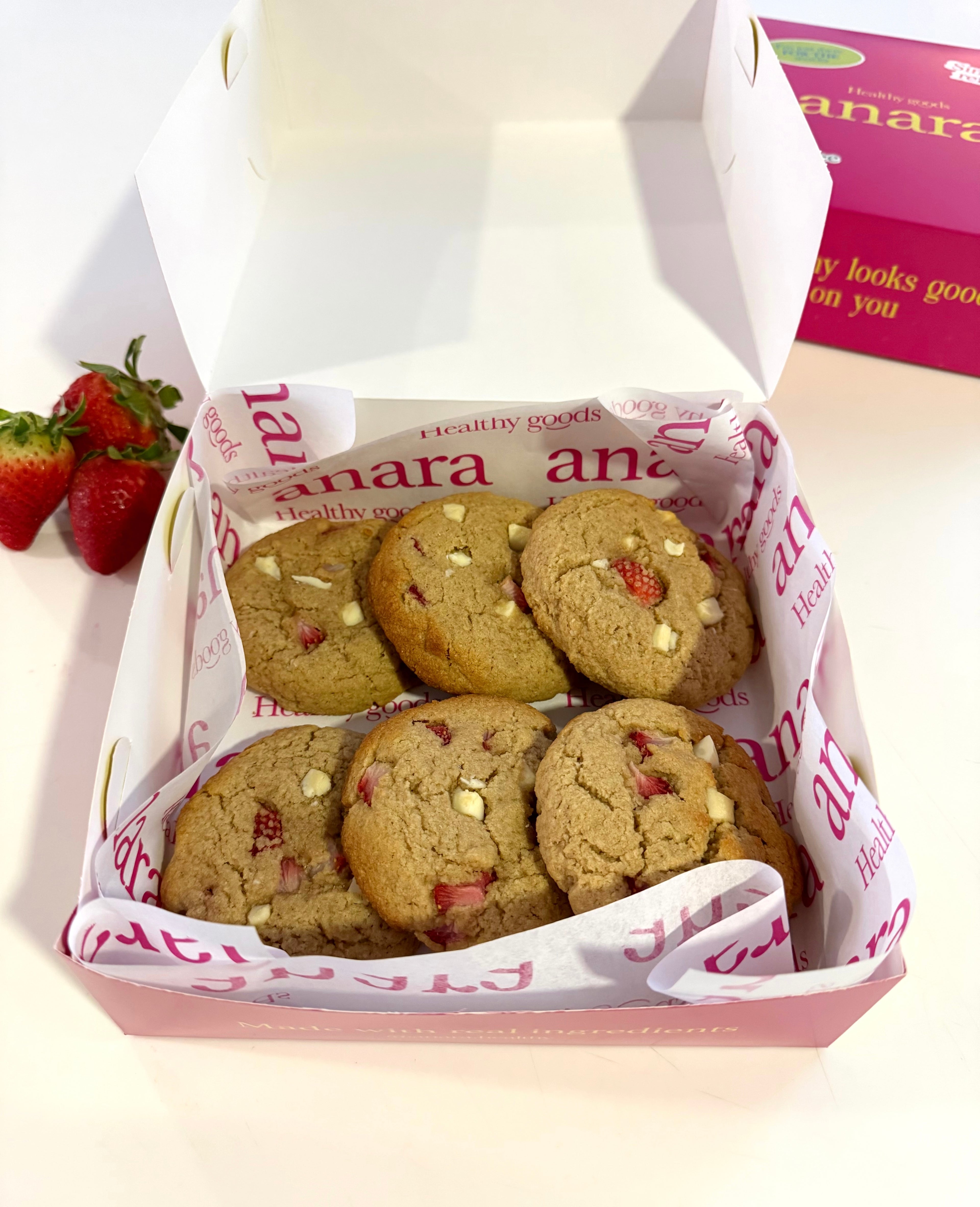 Strawberry white choco cookie